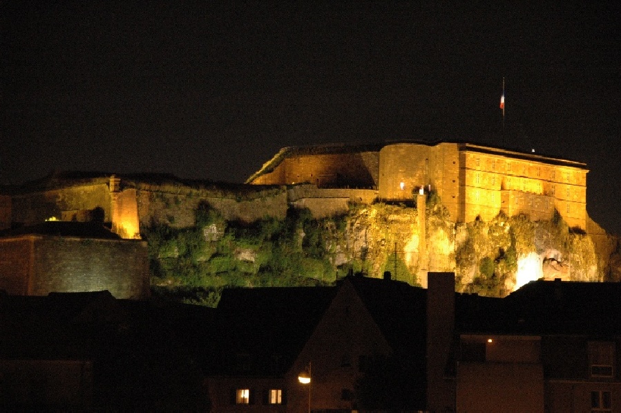 Die Citadelle von Belfort bei Nacht