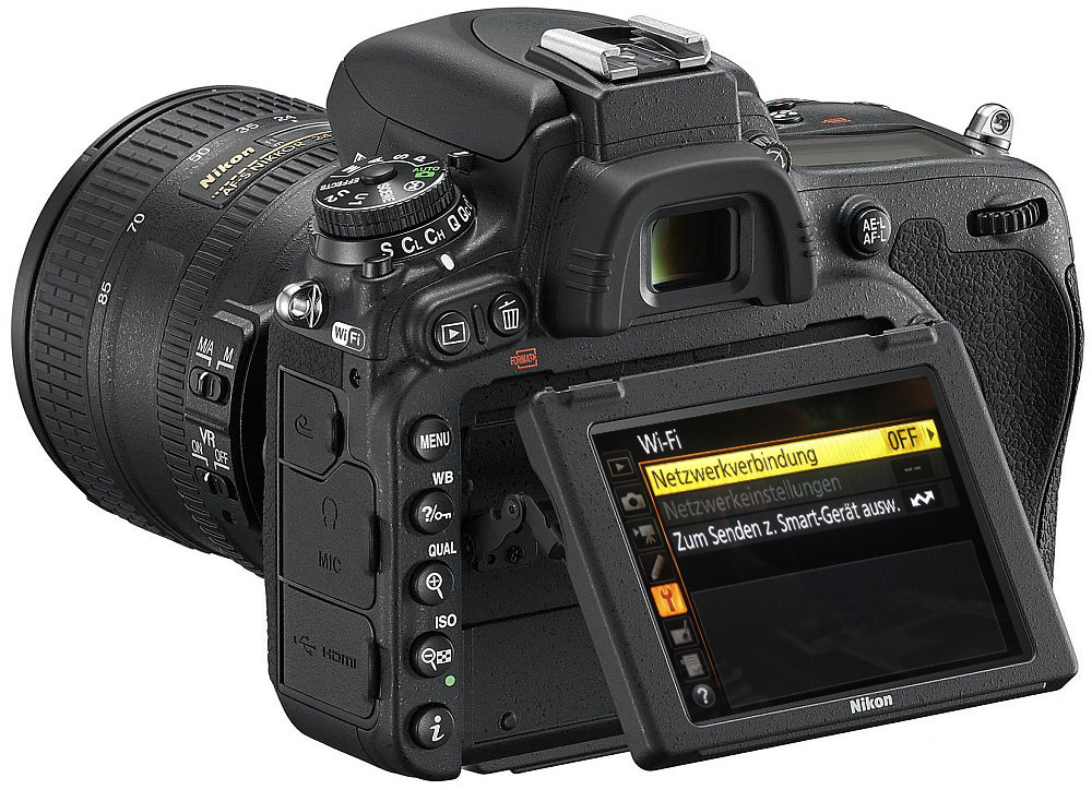 Nikon D-750 Rückansicht mit Klappdisplay